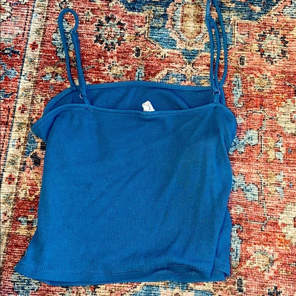 spaghetti strap crop top - Picture 2 of 3